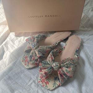 Loeffler Randall Daphne Pleated Bow Slides Sz 8